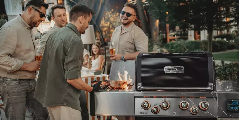 Broil King Regal iQue im SELZAM Online Shop